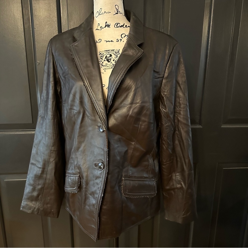 JACLYN SMITH BROWN  SOFT LEATHER JACKET, SCALLOPED TRIM ON POCKETS,  WOMEN'S 16